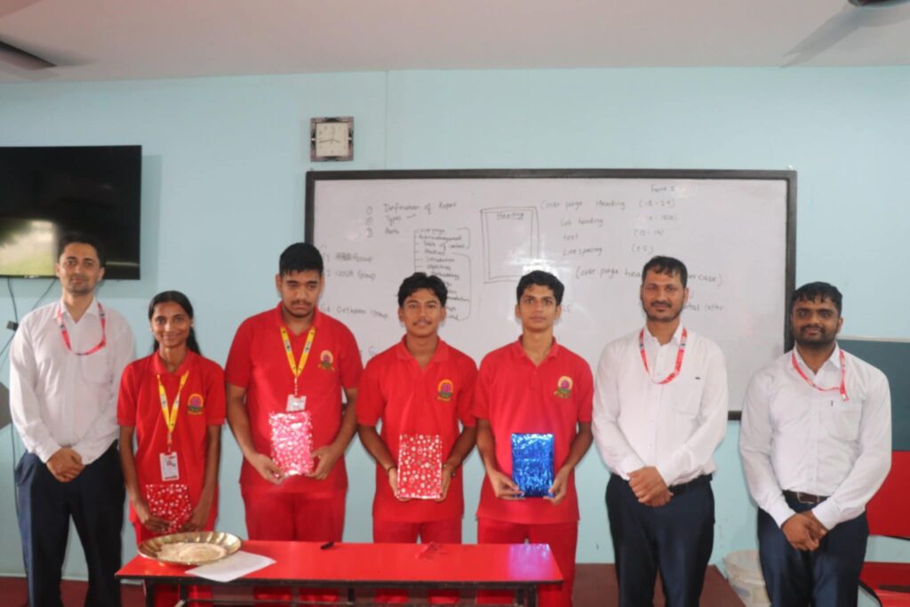 गुरुकुल एकेडेमी घोराहीमा कक्षा १२ का विद्यार्थीहरूका लागि प्रतिवेदन लेखन कार्यशाला सम्पन्न